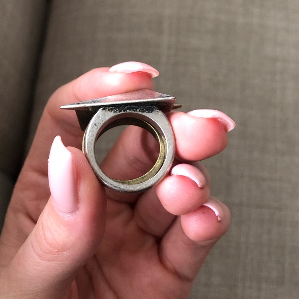 Pair of Gold & Silver Rings - Picture 5 of 8